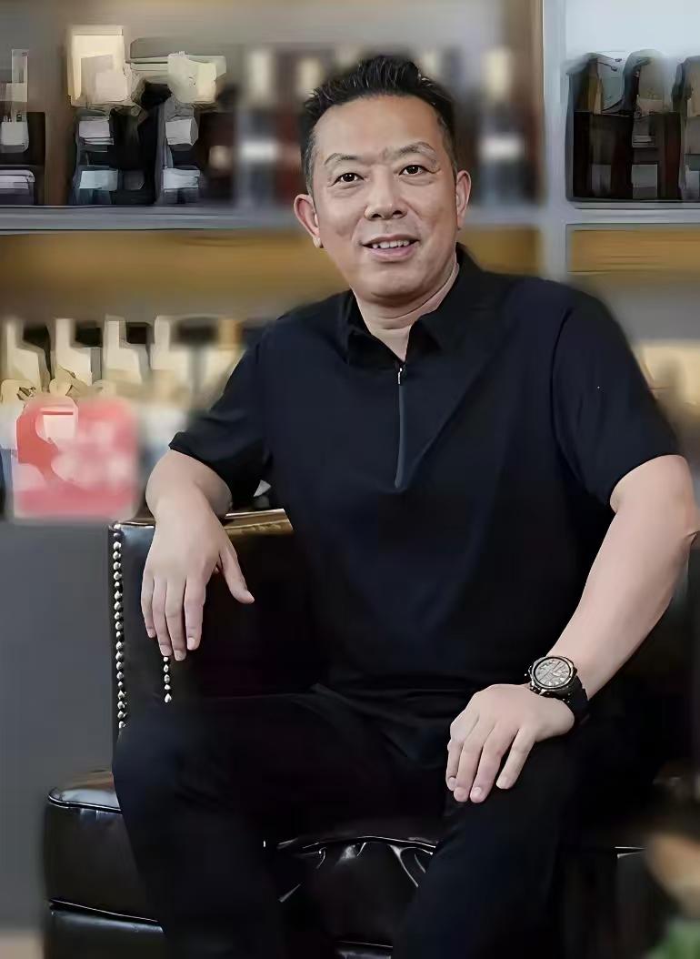相由心生这句古话还是有道理的，300家门店，上万员工，上游几十家供应链几万员工，
