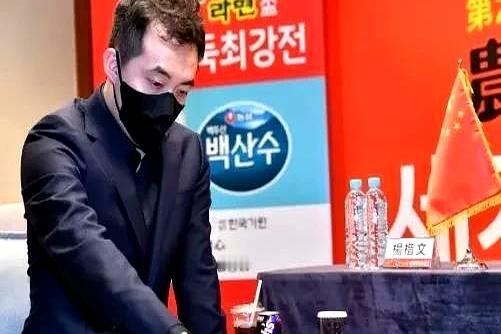 擂台赛这盘棋，看着是安成俊在猛攻，其实杨楷文已经把胜利揣兜里了。安成俊的