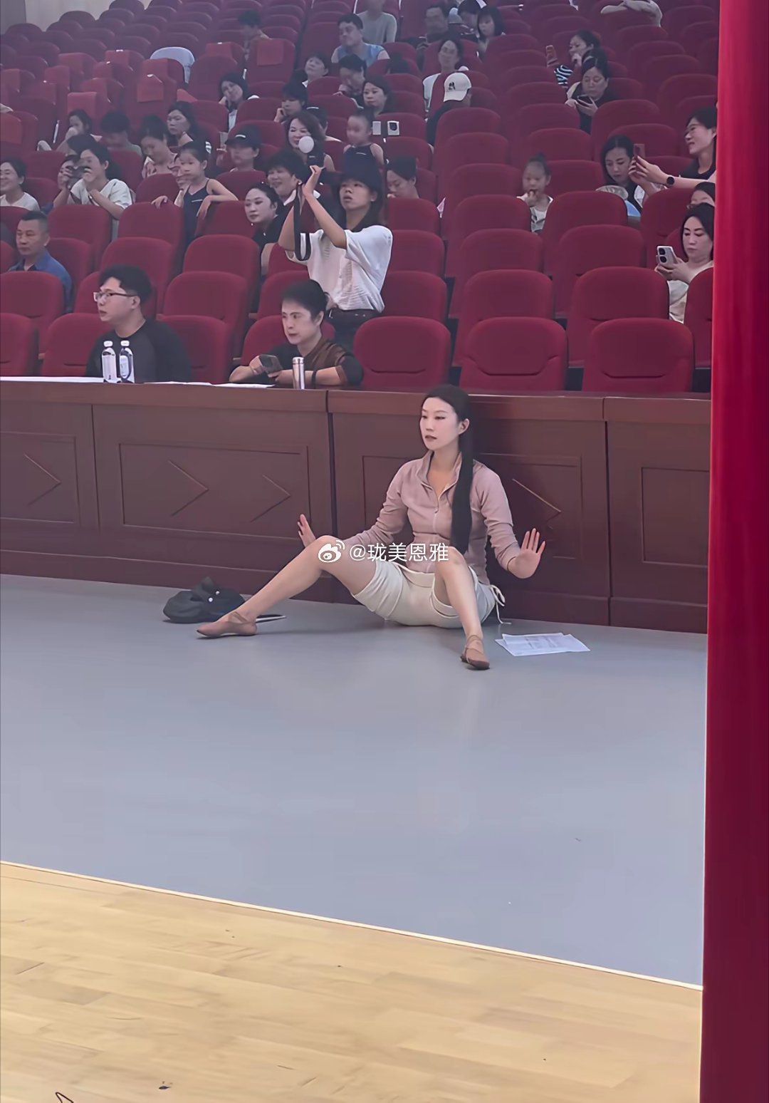 幼儿园领舞老师