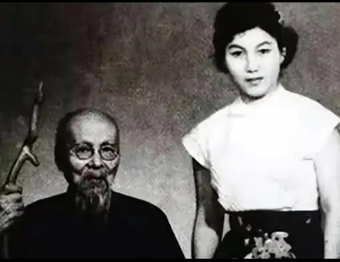 不知大家有没有发现，这个社会上，不管男的还是女的，永远都是喜欢年轻的。尤