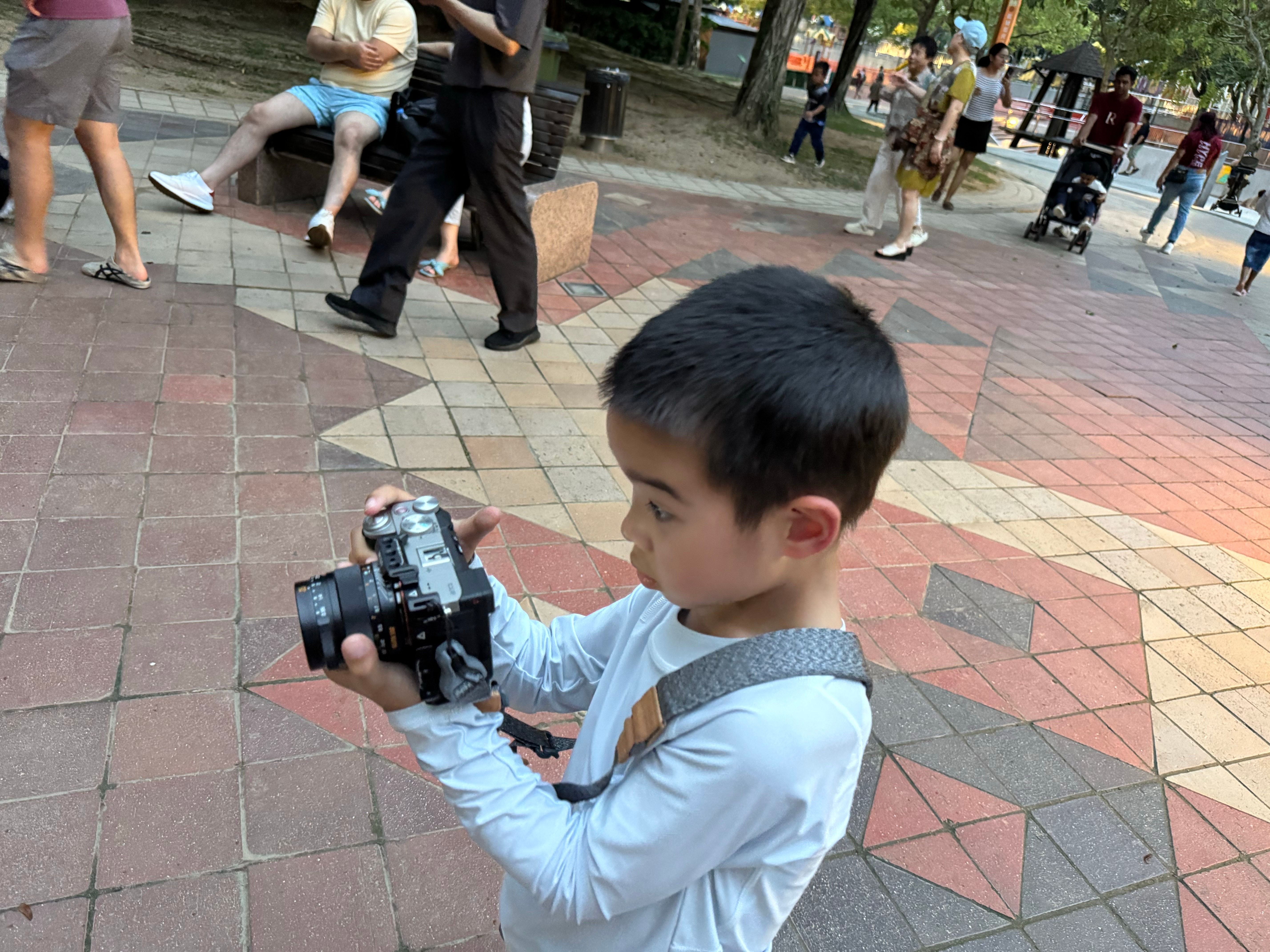 多款相机价格暴涨近10倍虽然我是一个工作一直要和相机打交道的人，但是相信我，出