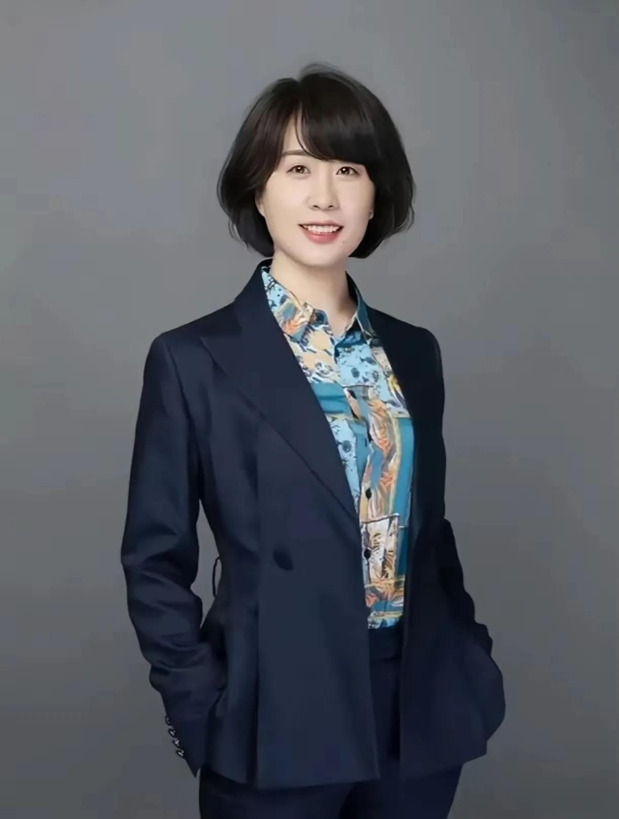 青岛海信让一个财务当董事长兼总裁？高玉玲，45岁。去年11月上任海信家电董事