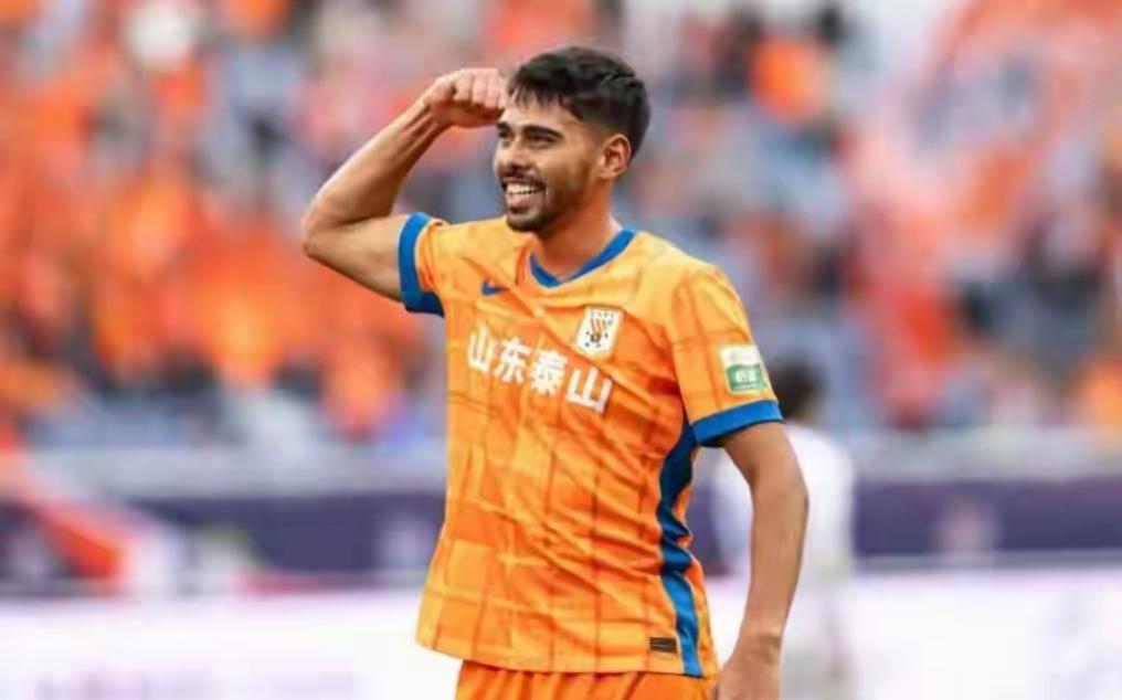 山东泰山新赛季阵容曝光！黑人中卫备受期待！近日足球媒体人徐江在其个人社媒发了一