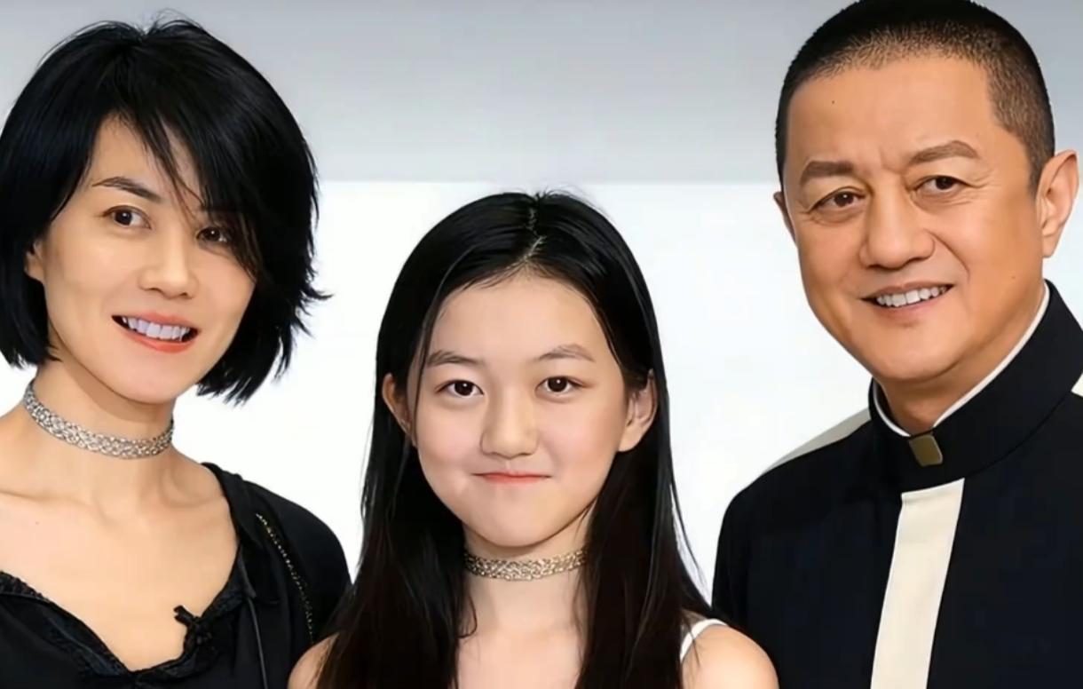 王菲给所有女人上了一课：她最厉害的地方，不是离开李亚鹏，也不是和谢霆锋复合，而是