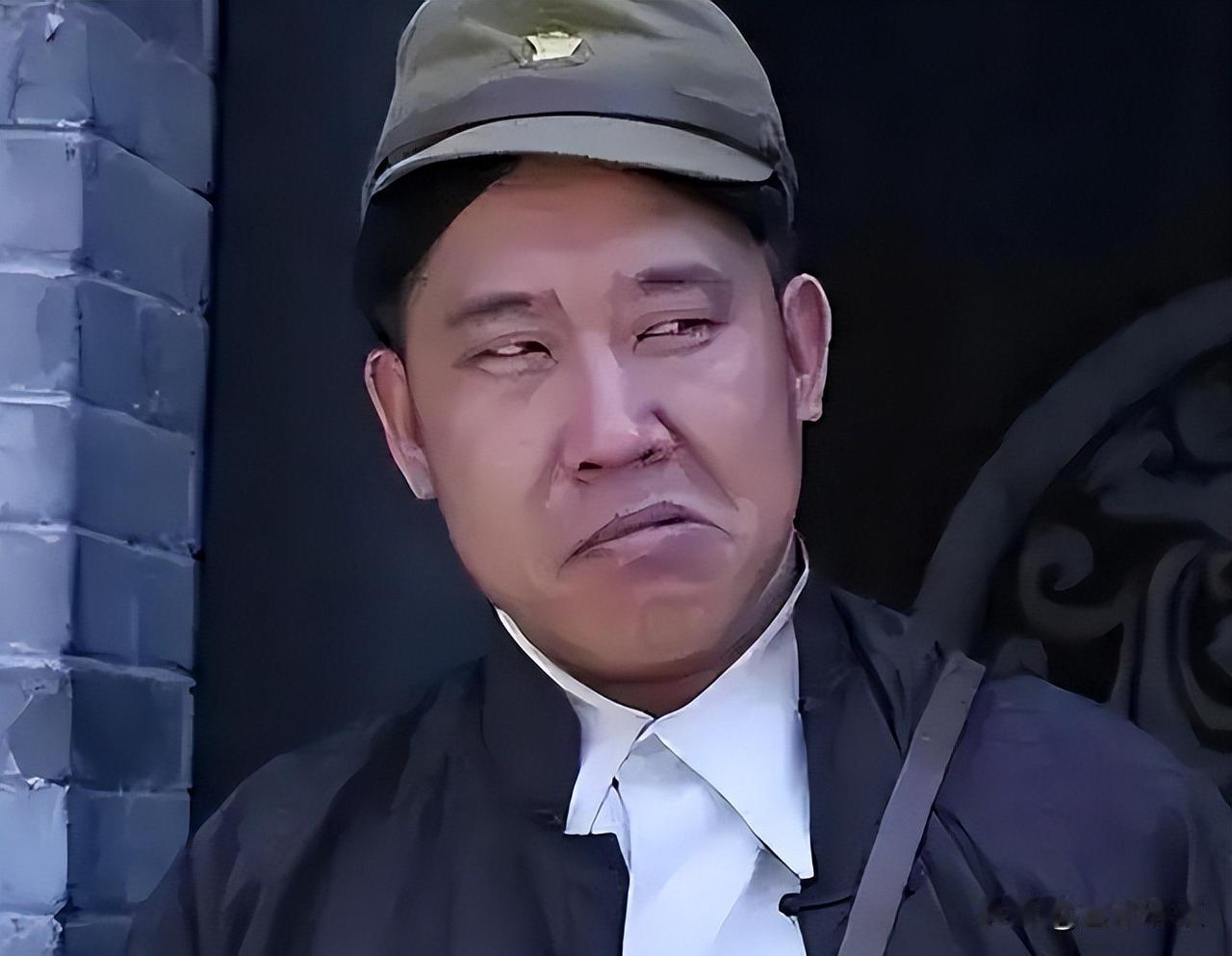 歪嘴演了一辈子坏人，观众恨得牙痒，却没人知道他女儿脚是歪着长大的。他叫杜旭东，