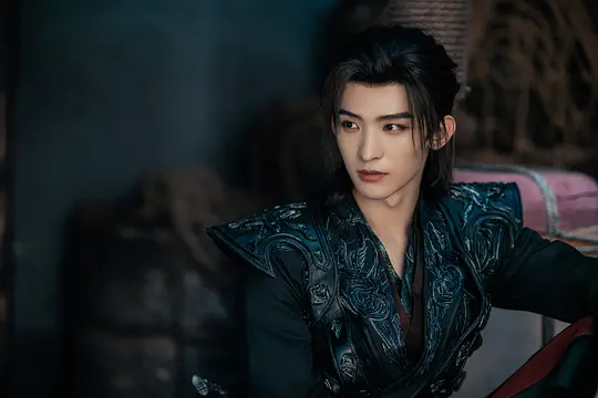 《暗河传》看完，我才感受到这是一个完整的故事。一开始这部剧吸引我的是武侠的情