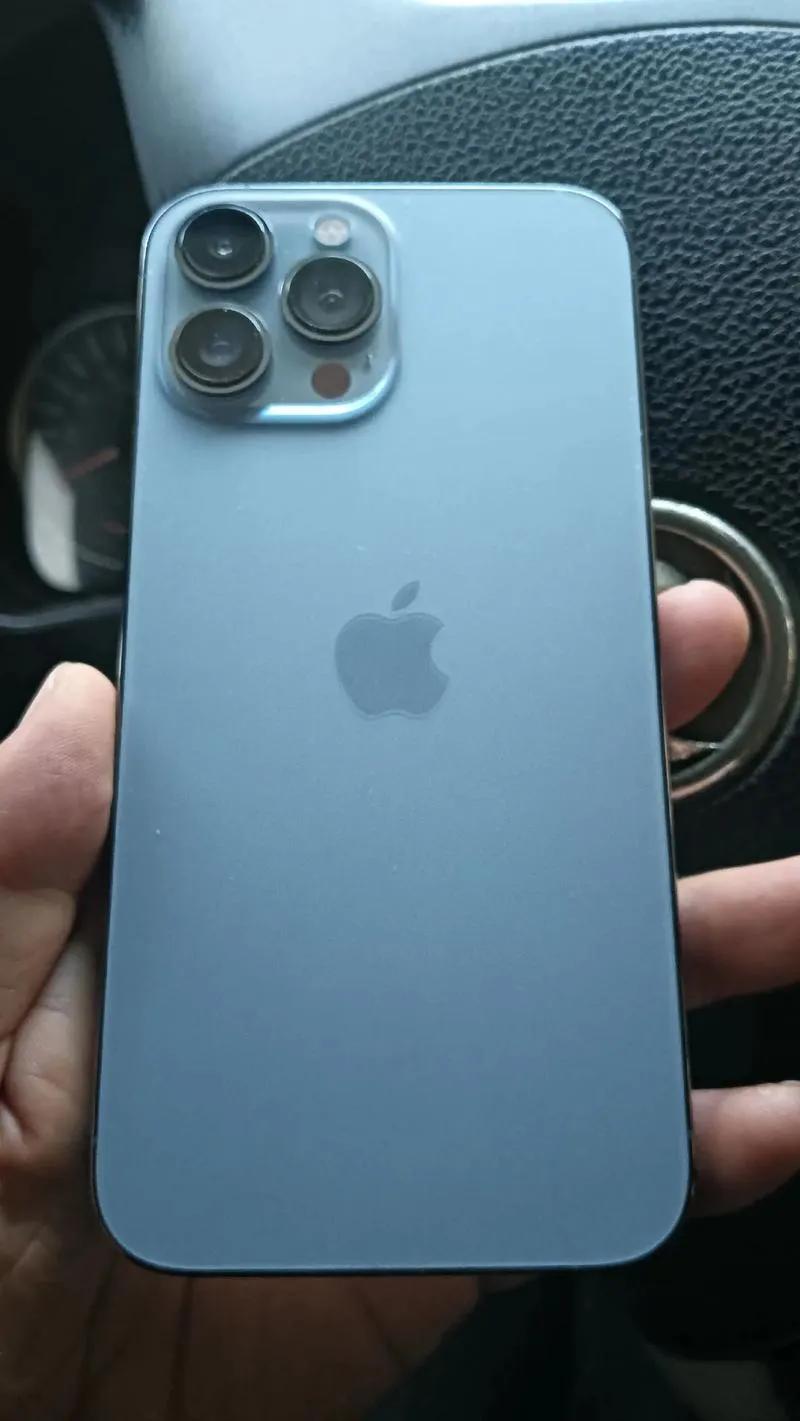 贪小便宜吃大亏！黑龙江大庆，男子在路上捡得一部苹果手机，激动不已，为了保险起见，