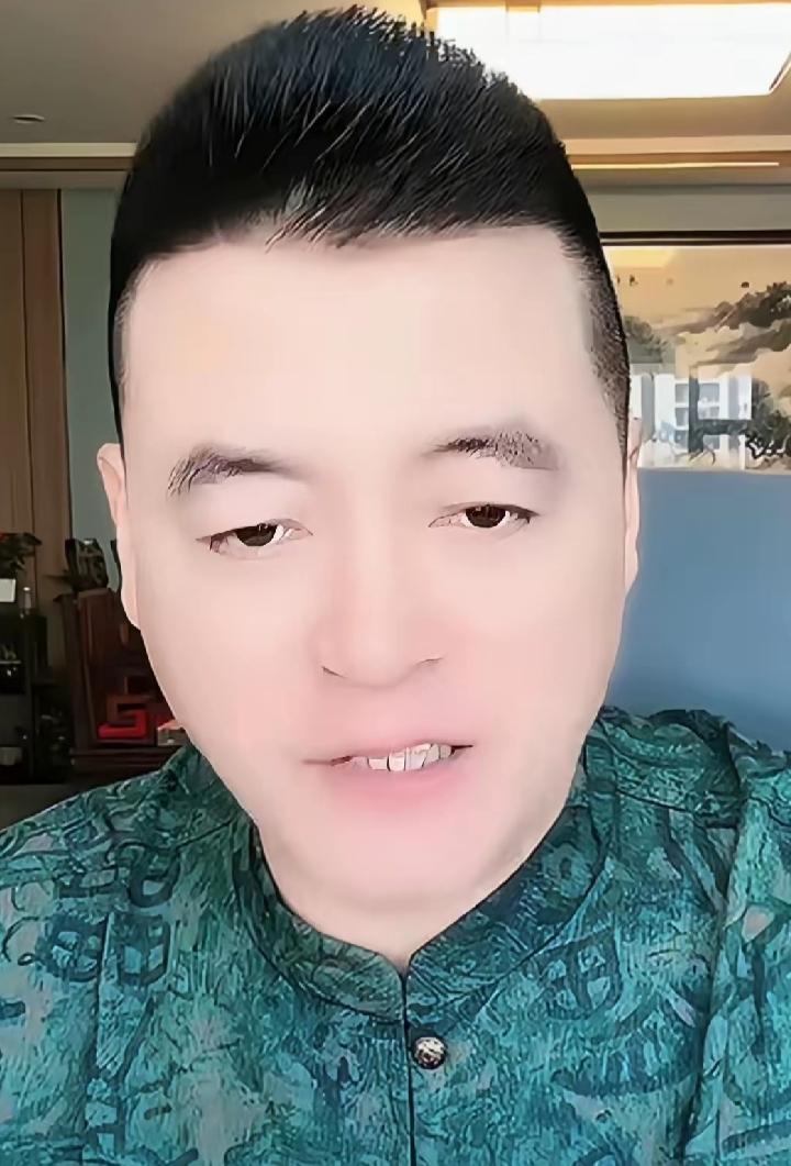 魏三，55岁，原名魏武才，出生于吉林省松原市扶余市，因排行老三，又名魏三，中国内