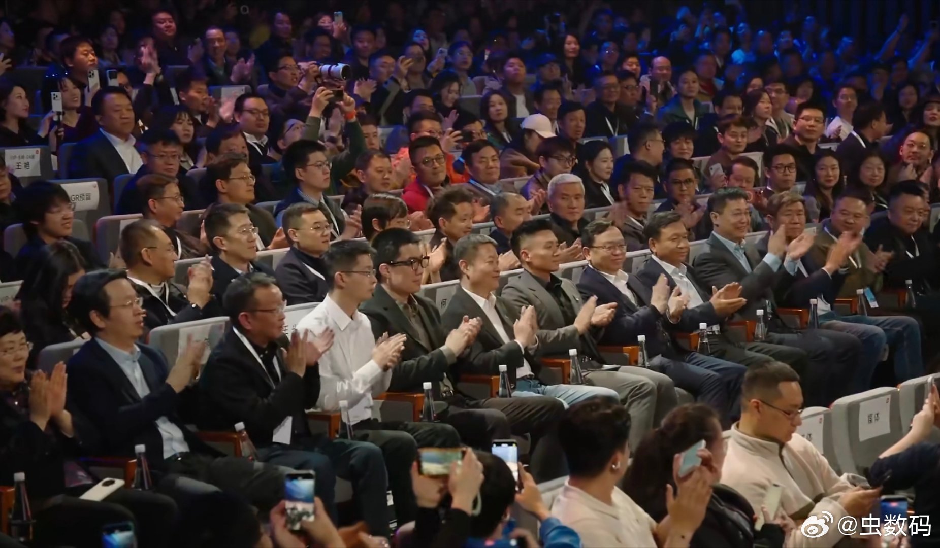 卧槽，船长王传福，李想，何小鹏，还有其他大佬，你们看到了吗？小米新SU7