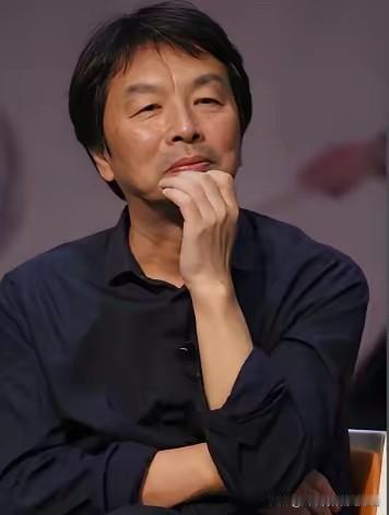 北大才子一句话就道破了人性的一些真相：尿壶装啥都没人愿意喝，大肠里装肉却抢着