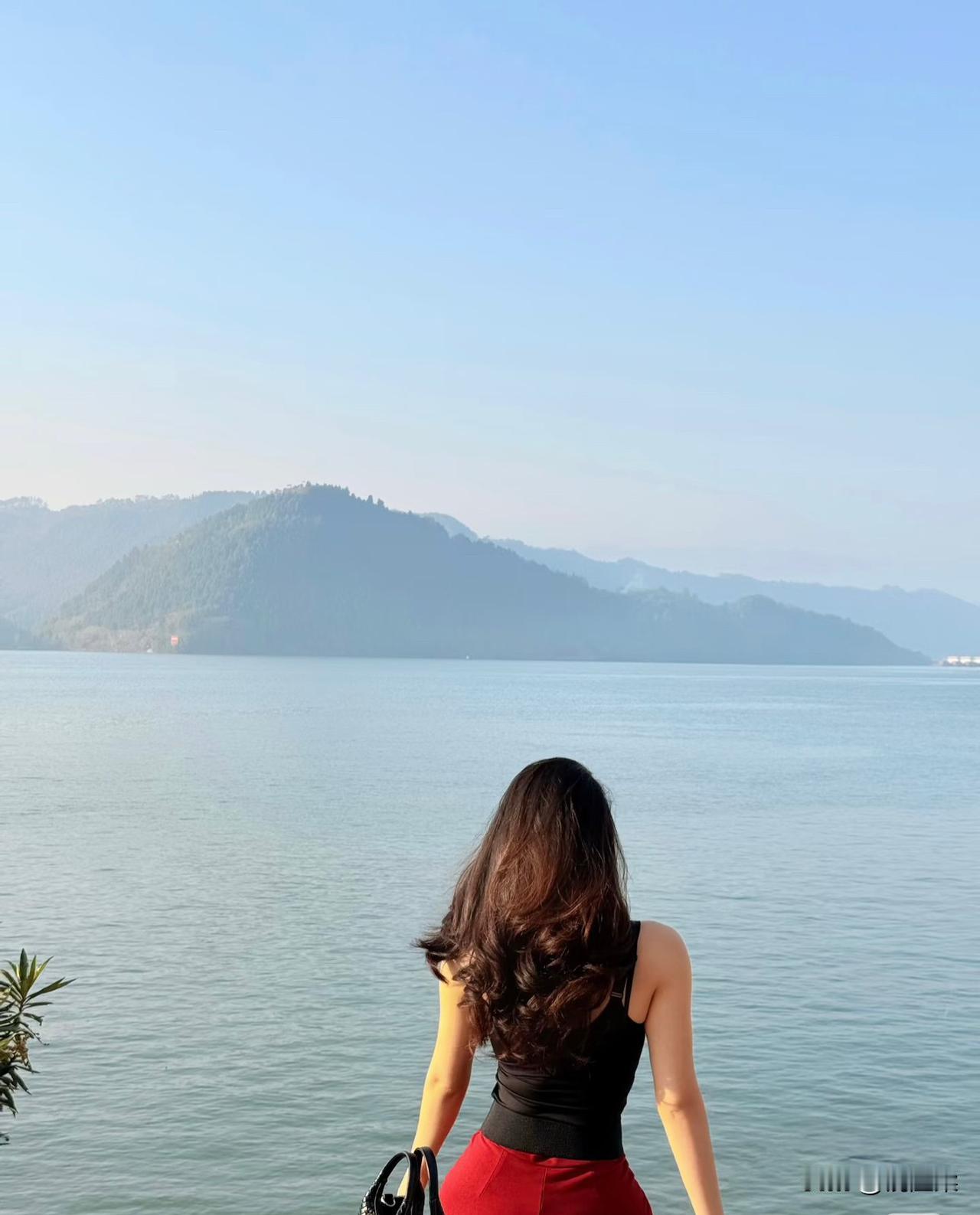 今天的天气真好在秋天的中午遇到了夏天