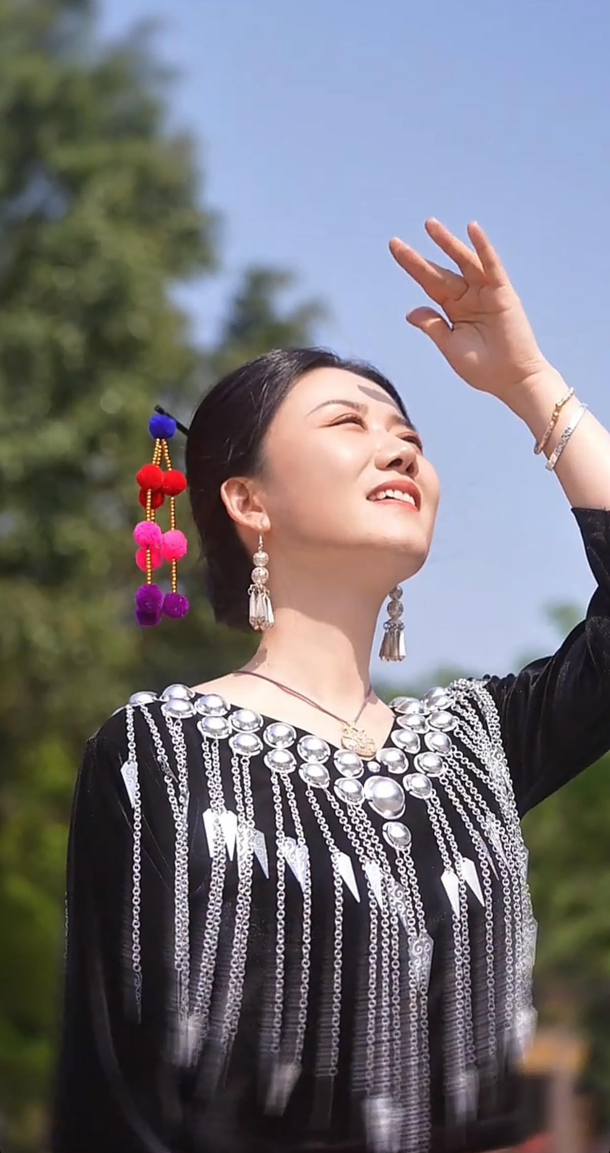 与辉同行的六位主播（潇潇、董董、小贝、鹏鹏、安安、传熙）这次“阅山河云南行”在当