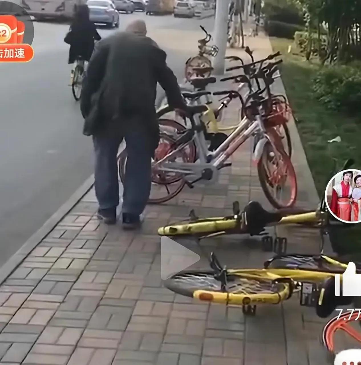 可怜之人必有可恨之处！小区里有一个五六十岁的残疾人，个不高，走路一拐一拐的，没