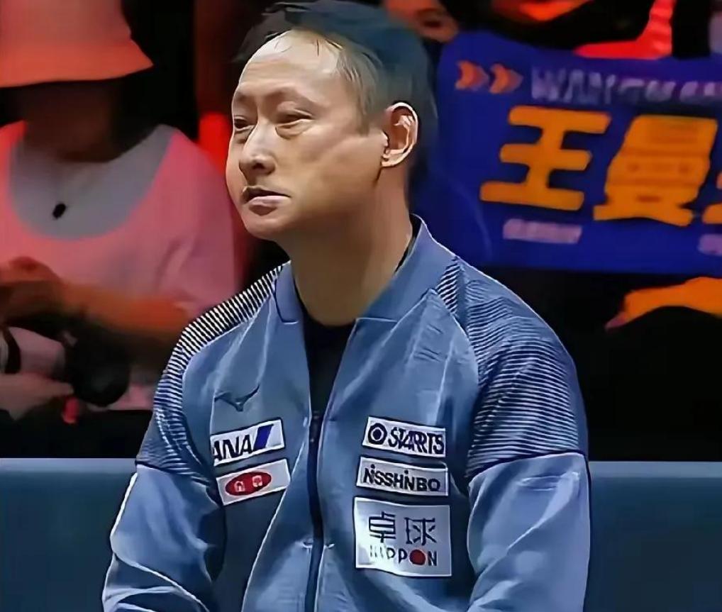张本宇庸才也！这并非妄言，而是对这位日本队教练能力的客观评价。他曾是默默无闻