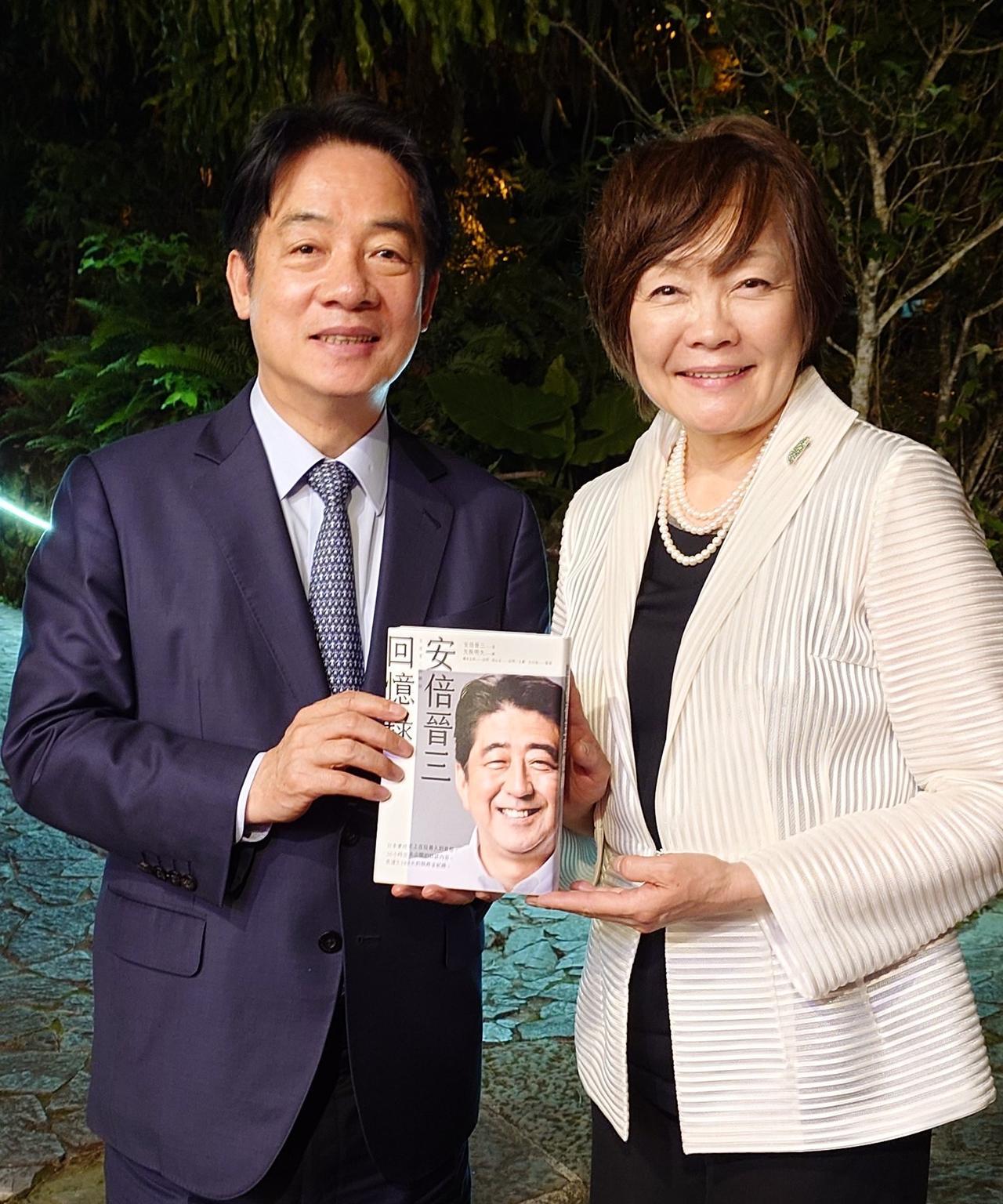 赖清德6月20日发文说：“非常欢迎安倍昭惠夫人再次访问台湾。我今晚在台南与安倍夫