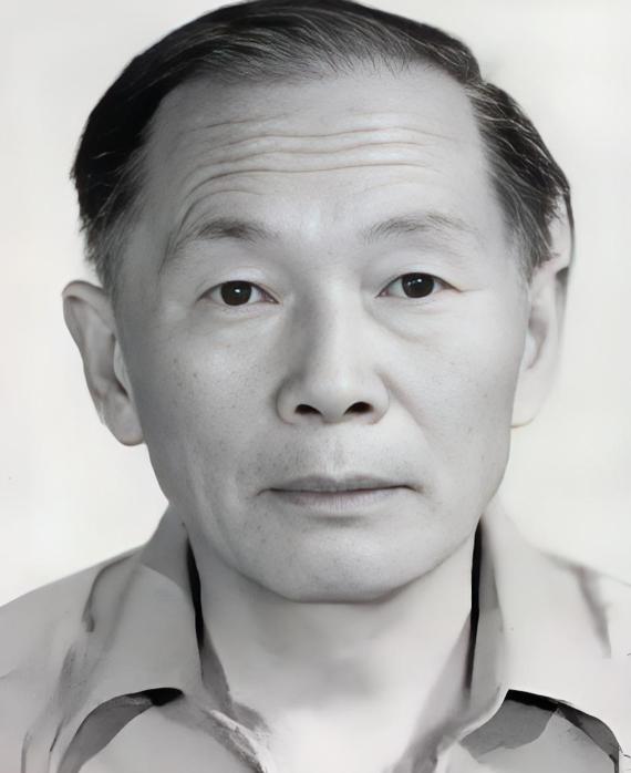 1989年，几名美国中情局探员突然出现在一位中国老人的家门口，出示证件后，直接对