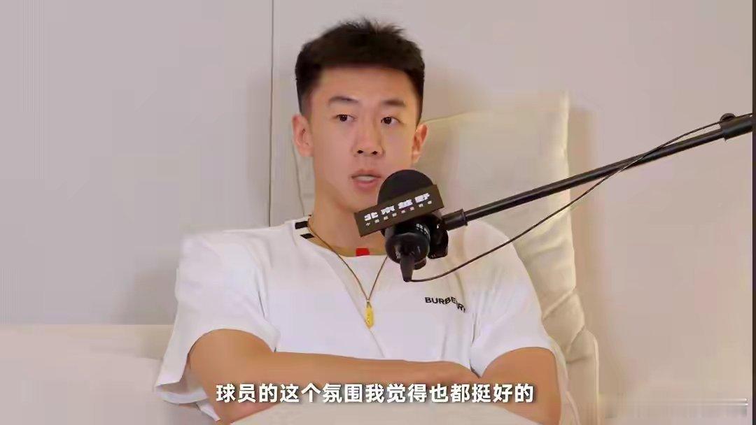 王少杰做客《探长的朋友圈》谈到了自己在广东的两年打球生涯感受：球队氛围很好，很开