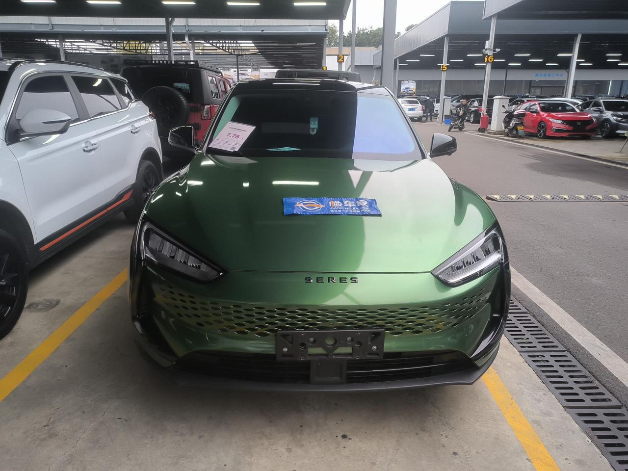 从籍籍无名到遥遥领先，这款车只差一个华为！前两天验了一台赛力斯SF5，21年9