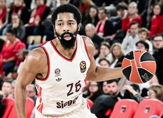 丁威迪在参加播客节目时表示，自己很想去火箭队。丁威迪说道：“我想去火箭队，芬尼