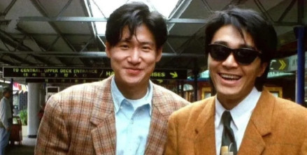 1993年周星驰想找张学友过来客串自己的《破坏之王》，他就和李力持商量“你找张学