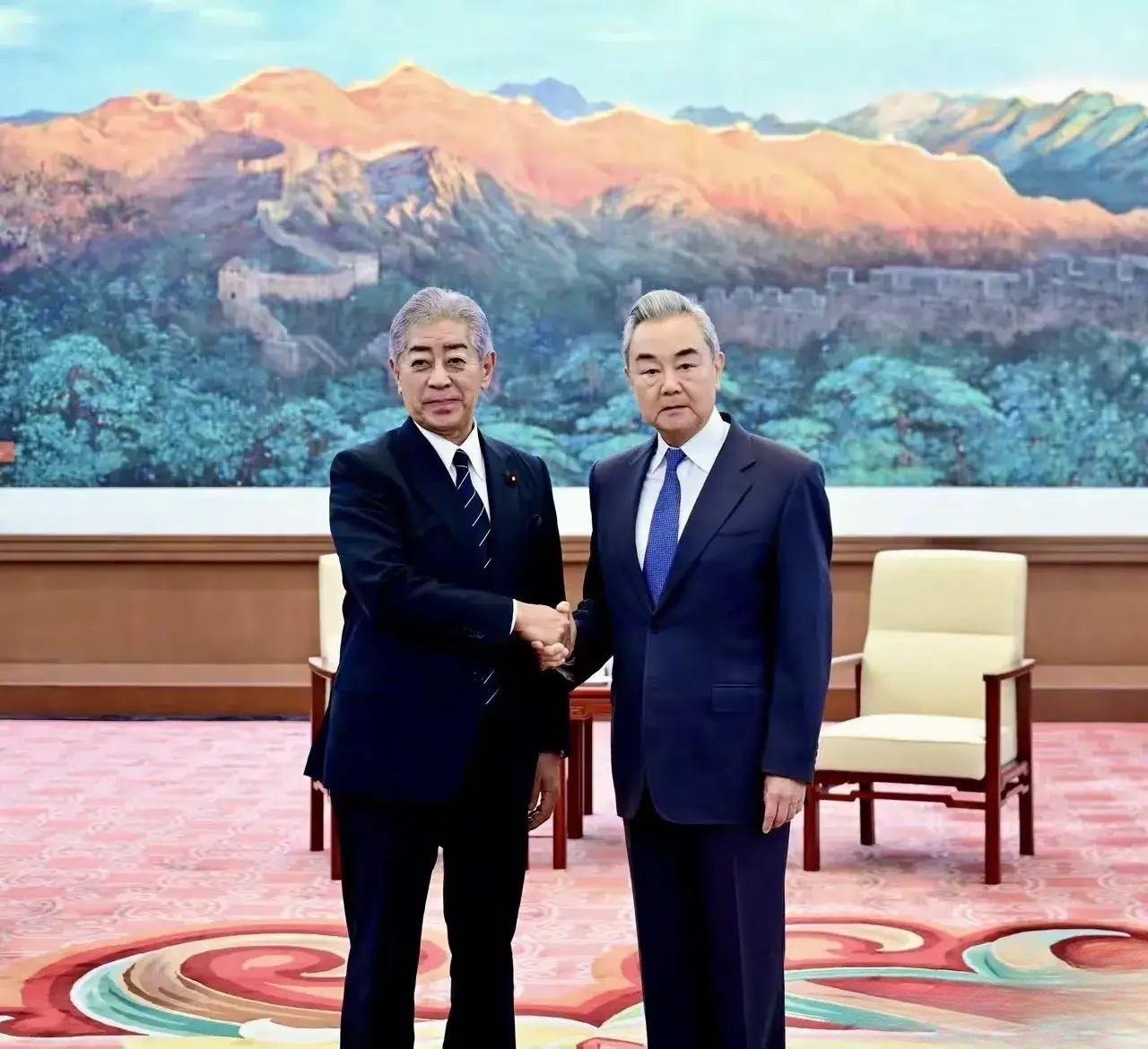 9月28日，中共中央政治局委员、中央外办主任王毅在北京会见日本国际贸易促进协会会
