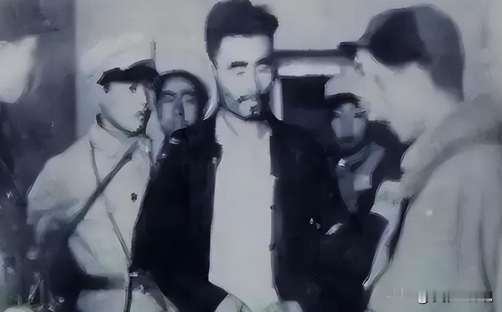 1949年，解放军攻克太原，全歼敌30军，徐向前下了一道死命令："戴炳南血债累累