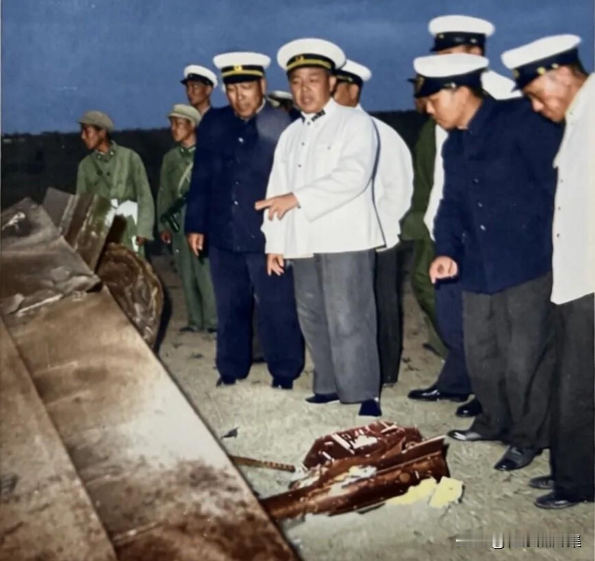 1964年6月，海军防空部队击落美制蒋军P2V-7型电子侦察机，是新中国防空作战