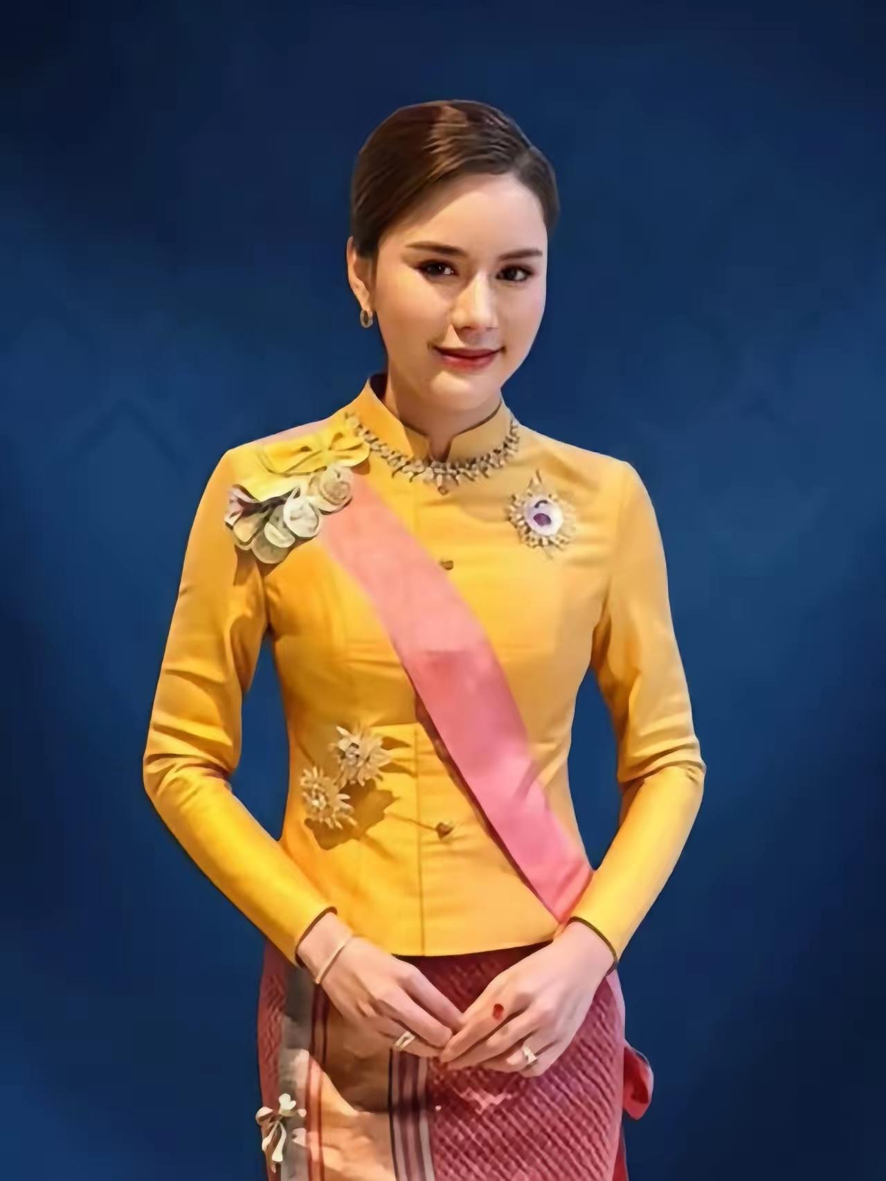 白忙乎了，这次泰王过生日欧拉弄没有被封王妃。伺女就是伺女，也就是一个妾氏。她没有