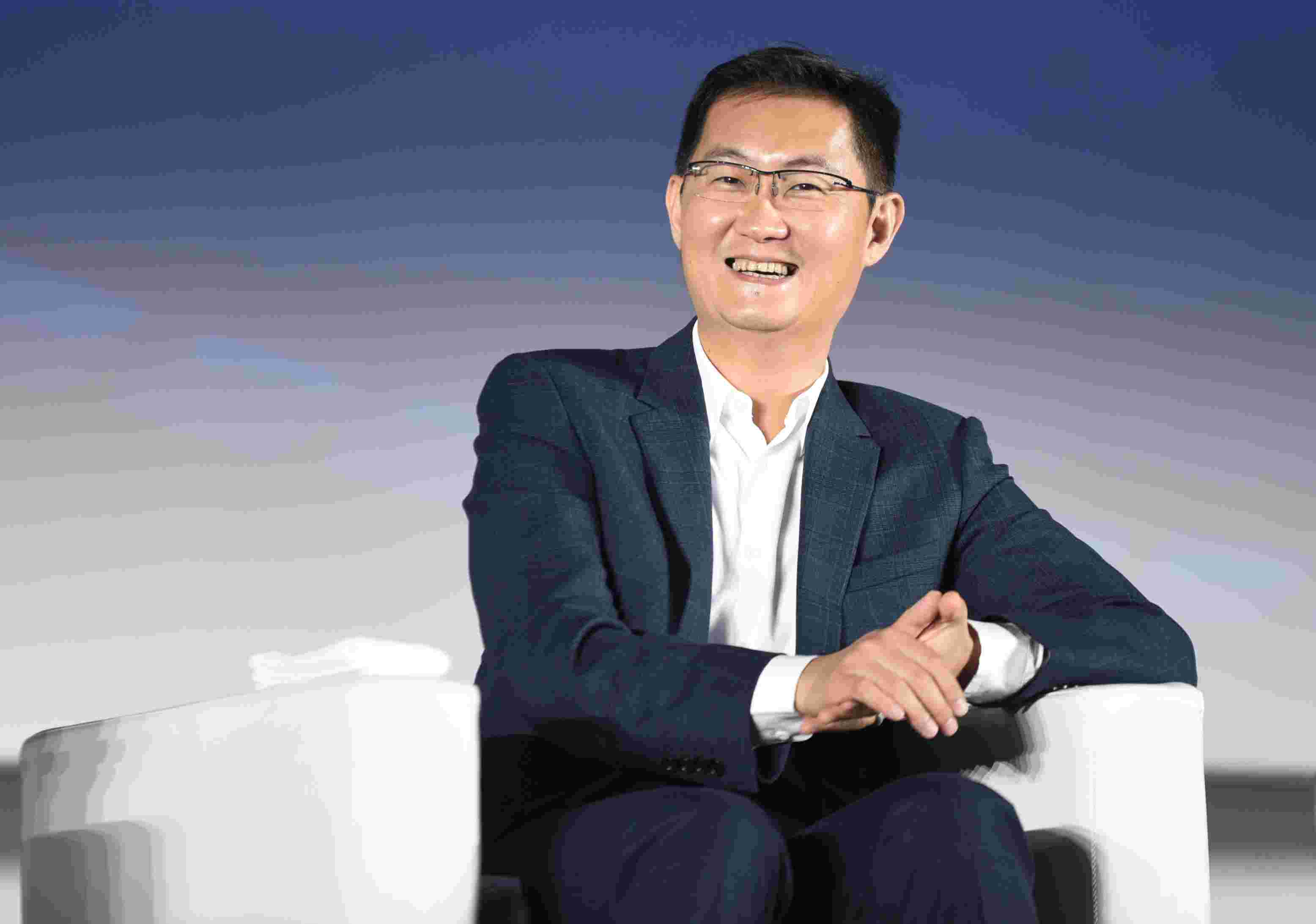 如今大厂们都在精打细算控成本，唯独腾讯在AI领域格外“舍得花”。马化腾...