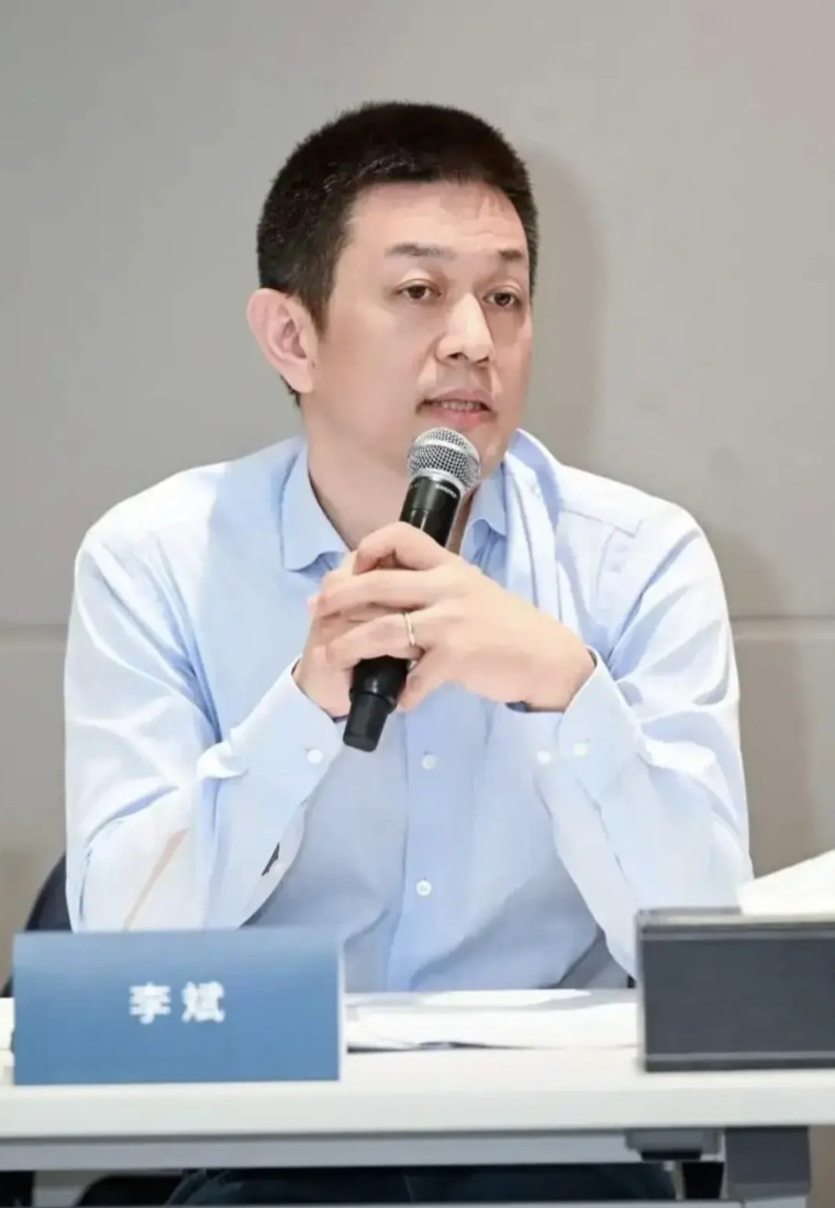 最近蔚来老板李斌的心情可谓复杂，乐道L90订单量不错，股价也涨了不少，然而，这些