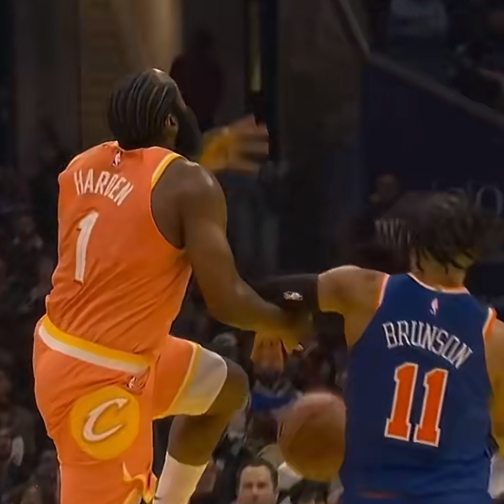 骑士克利夫兰骑士哈登nba今日比赛，哈登出战32分钟，投篮18中8，三分球7中