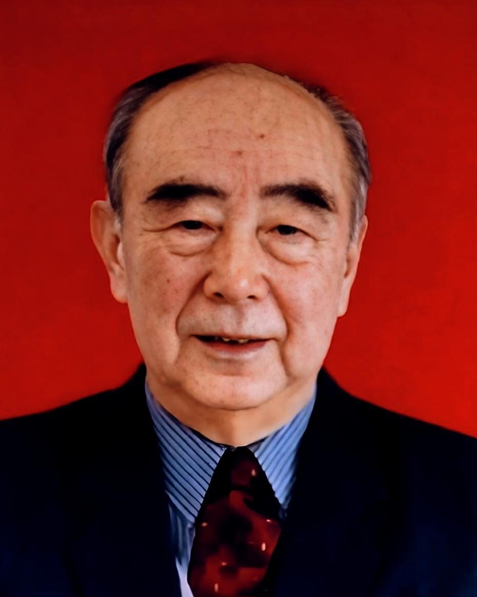 首届国医大师，国家级非遗项目代表传承人，中国工程院资深院士，天津医科大学教授，原