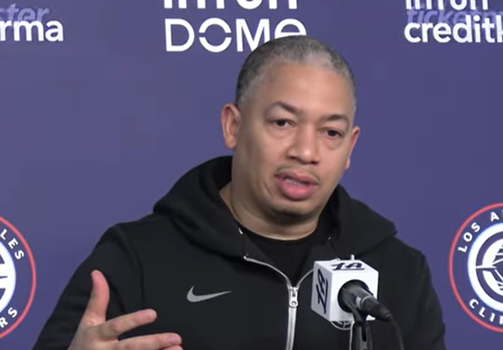 快船主帅卢盛赞哈登：两年半体系核心，助力球队腾飞