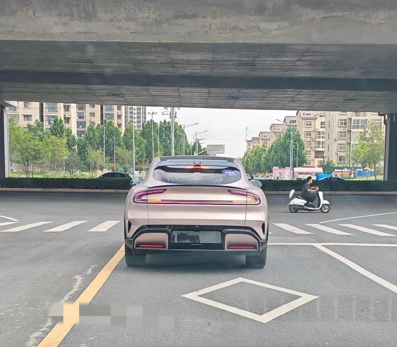 #你对小米YU7外观第一印象怎么样#虽然不怎么懂车，但是觉得他和保时捷或者法拉