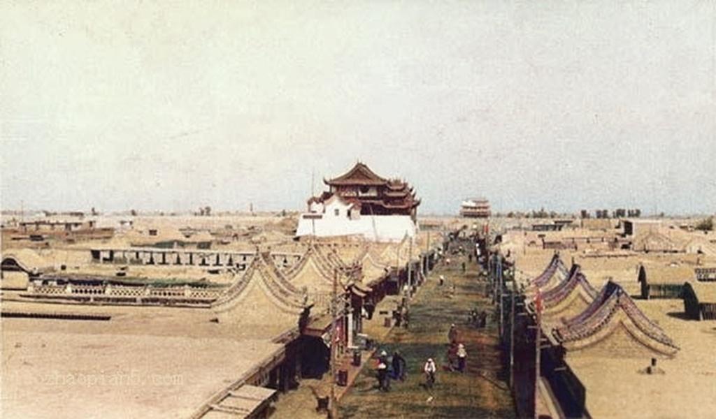 该组照片为1930年代没有战争期间的宁夏省会“宁夏城（今银川市）”的真...