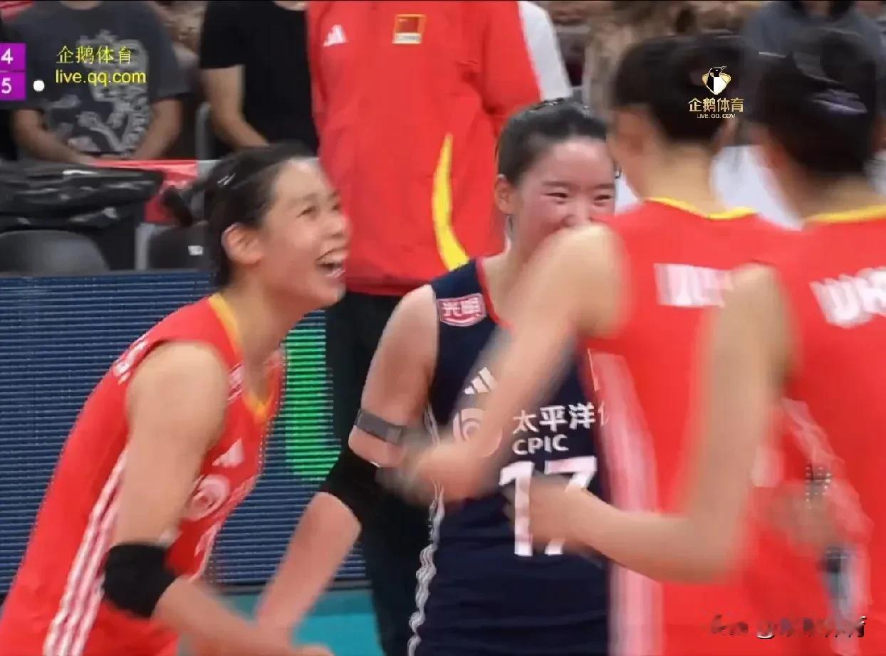 【中国女排热身赛1-3负于波兰】中国女排与世联赛总决赛的东道主波兰女排进行了一