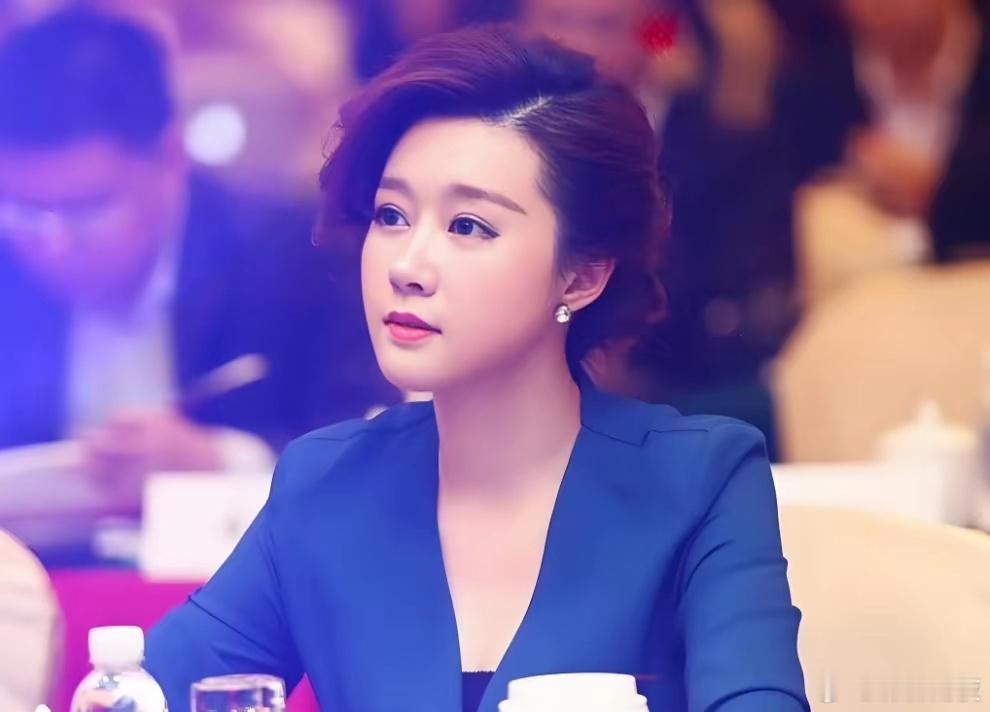 因为婚姻的选择，自己不得已接过亡夫的商业帝国。最终导致杉杉集团破产！事实证明：美