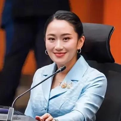 佩通坦她说：“现在泰国不再是游客的首选了，因为安全没保障。”以前泰国是最便宜的，