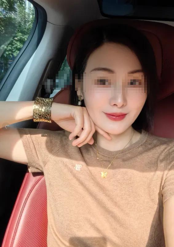 我一女同事，出轨四五年了，她老公都没发现。她说，回家手机静音，聊天记录都是随时聊