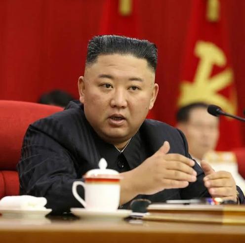 特朗普紧盯伊朗之际，金正恩突然打出两记重拳！朝鲜接连三招震动半岛局势。 当地