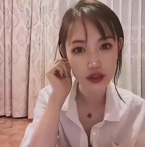 深夜，马蓉又发了一条动态，字里行间全是遗憾。婚内出轨与人通奸，企图转移丈夫财产，