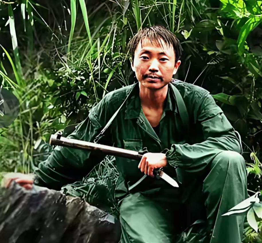 这人叫邵军青，本来是机关里画地图、算距离的参谋，一天兵都没带过，1987年，他主