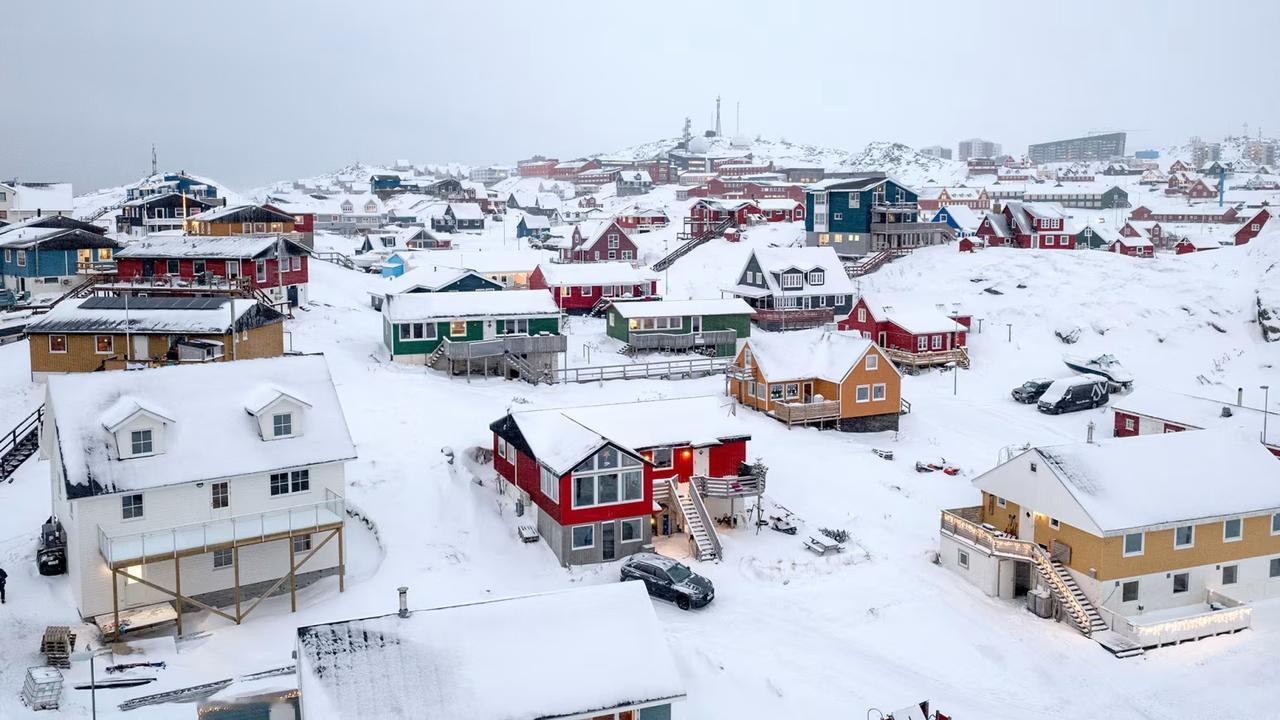 美国明抢格陵兰岛的行动，把围观的俄罗斯都给看呆了，话说，俄罗斯要揍乌克兰，还得师