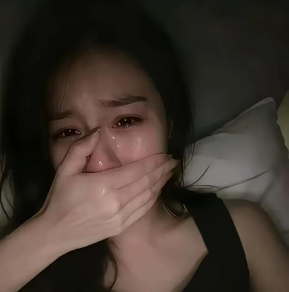 36岁杭州女子花18.8万买回一台“陪伴型男性机器人”，没想到住进家里后，最先让