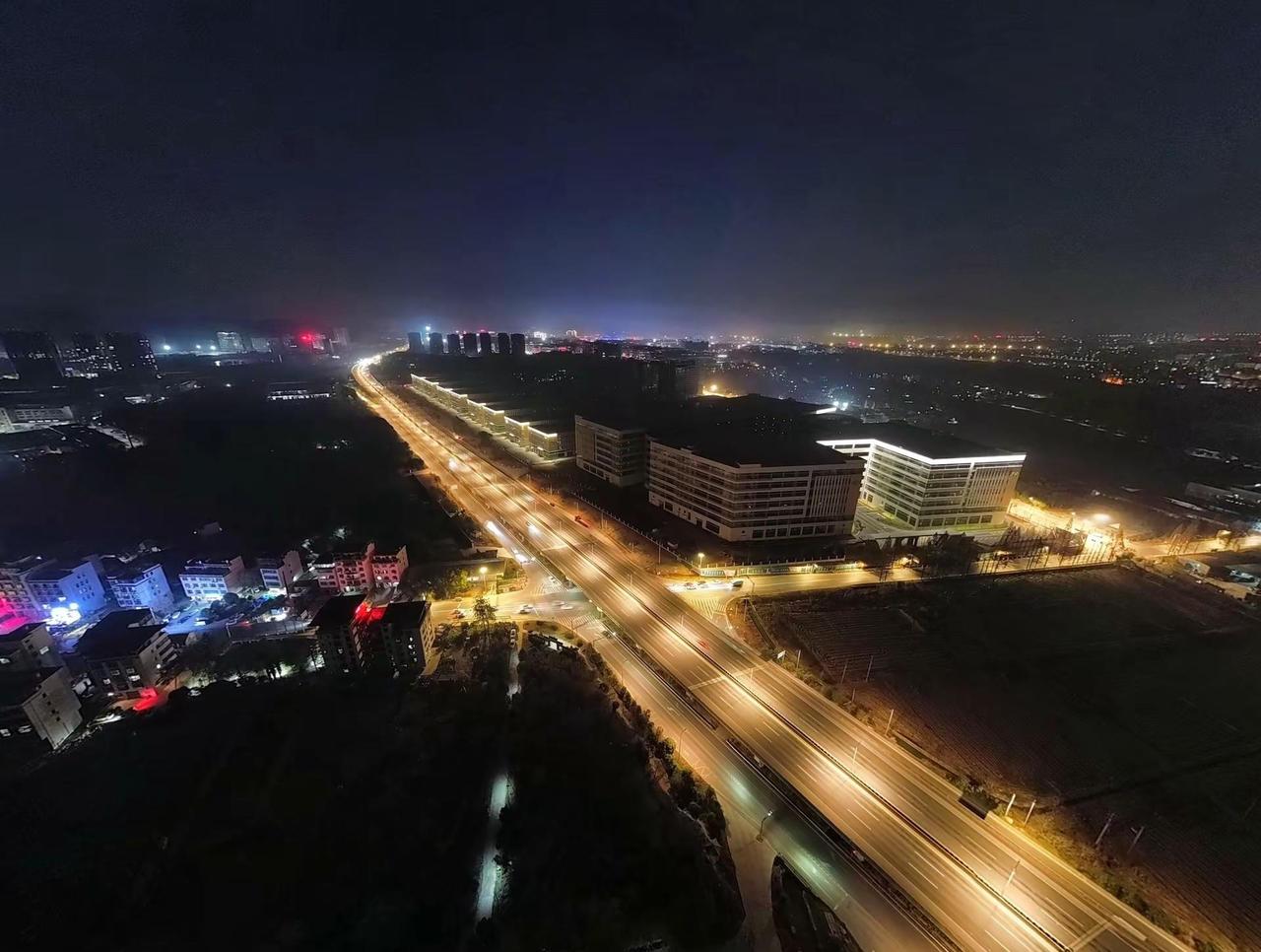 欣赏城市的夜景