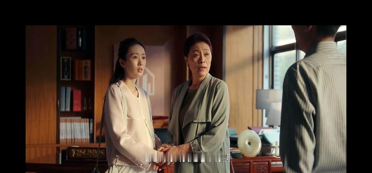 自己老爸遗像都挂家里这是电视剧《四喜》33集里大倪说的话。他买明珠的房子当婚