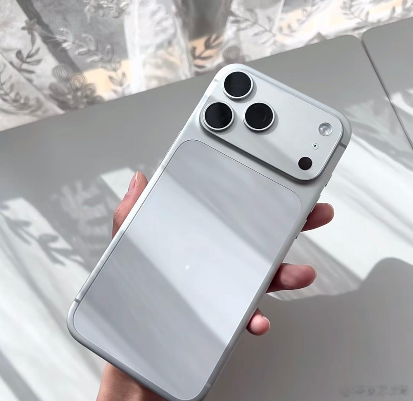 海南封关首日iPhone最高可减2140元看来这回真得挣钱上三亚了～