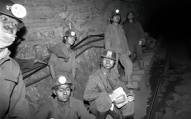 “井下传来‘鬼哭’？1976年唐山大地震后，矿工下井竟听到15天前的求救！”