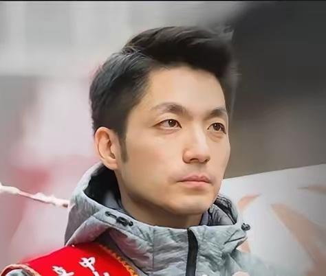 就离谱！蒋万安上海出差，连顿饭都不敢多吃！​​蒋万安这趟差，赶得真紧。