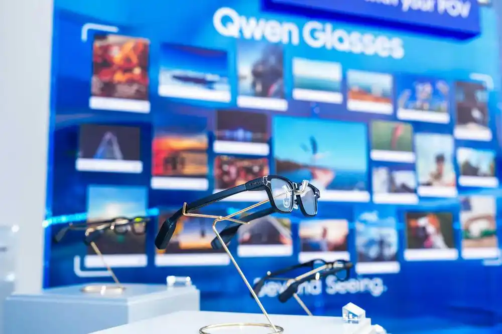 戏剧性的一幕发生了，外国人很喜欢中国AI眼镜，估计Meta也没料到!